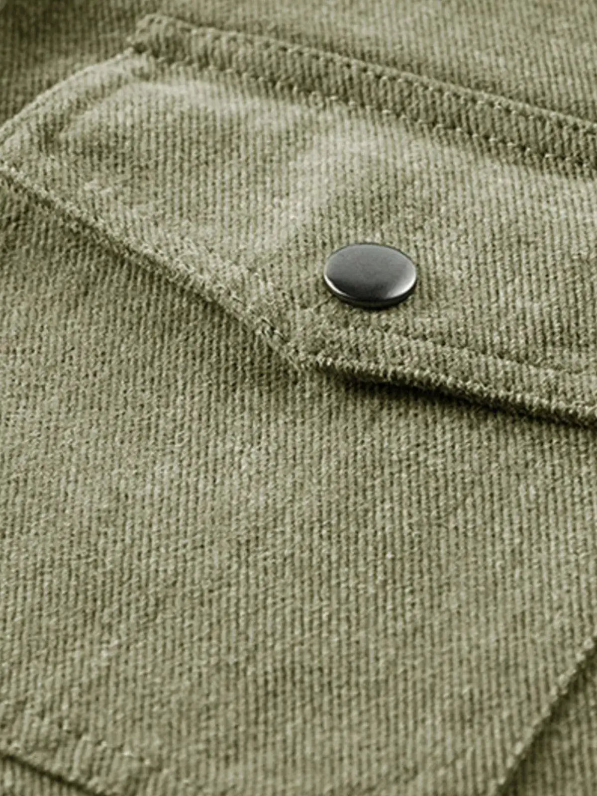 Men's plus-size dual chest pockets shacket in olive green twill with metal snap button.