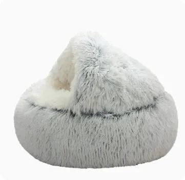 Semi-closed cat bed shell nest in light gray fur for small pets, cozy winter design
