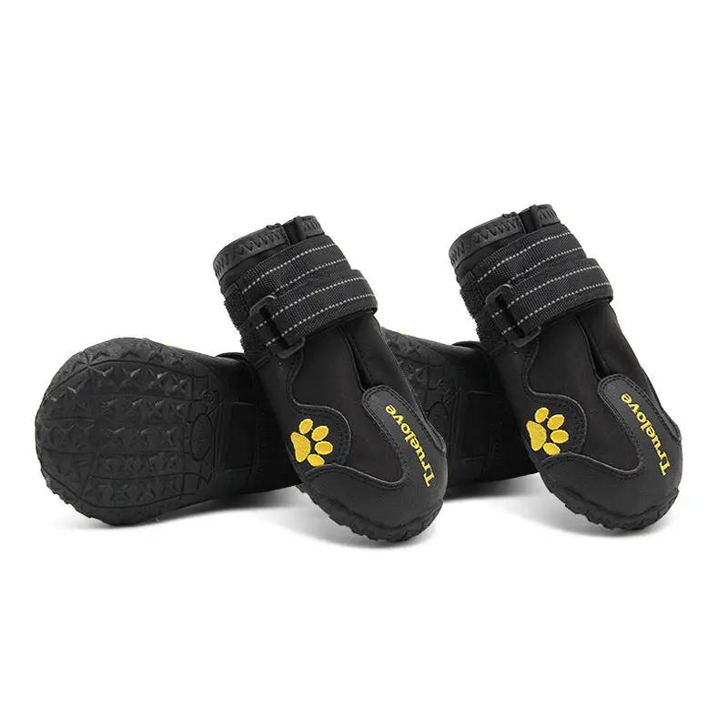 Big dog shoes: three black non-slip dog shoes with Velcro straps.