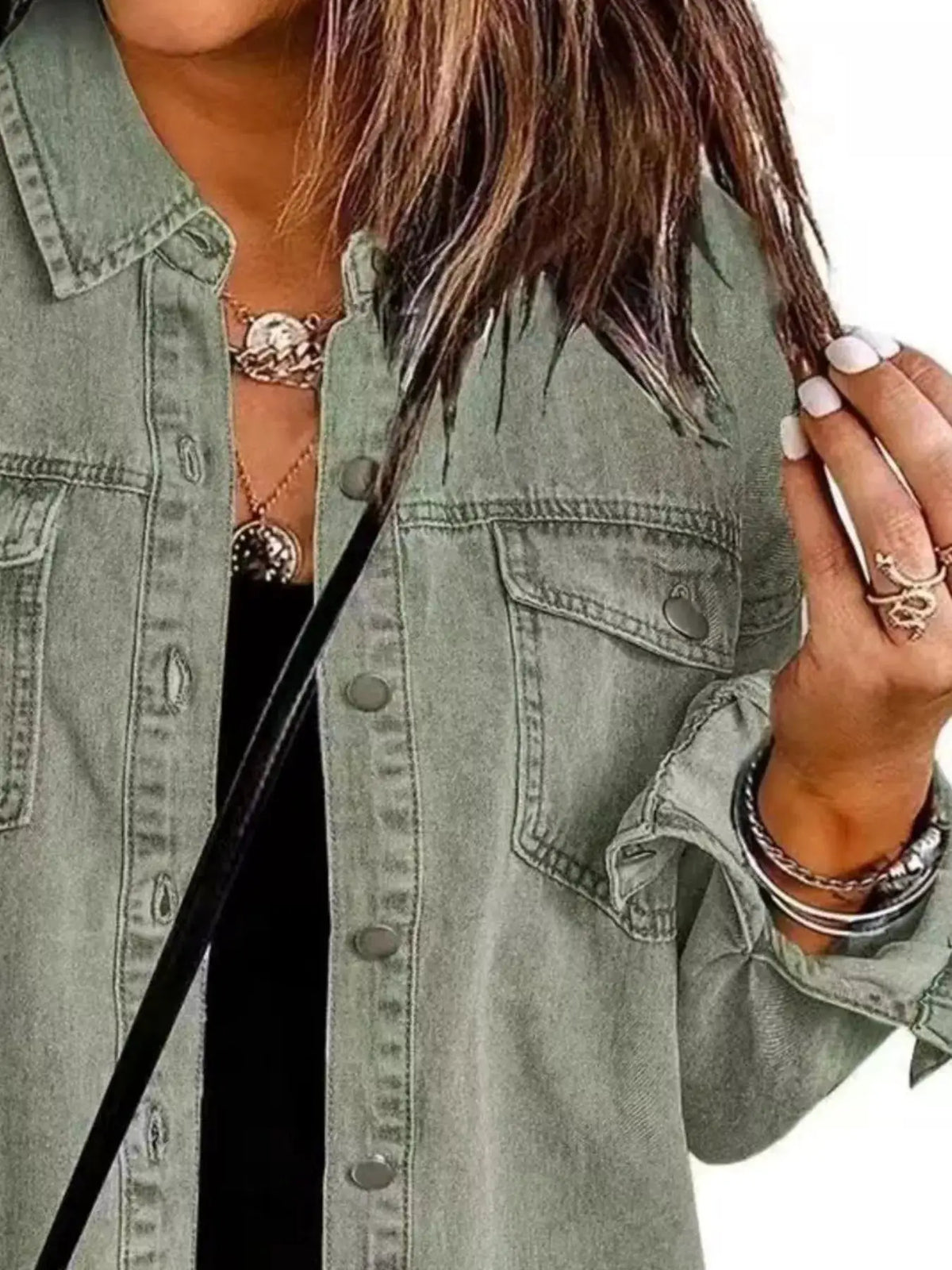 Classic frayed-hem denim jacket with button-up front and side pockets in olive green