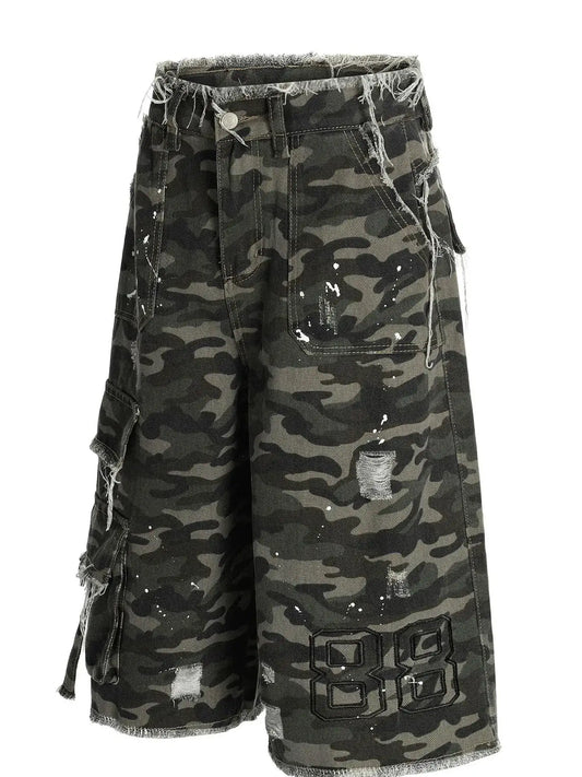 Men's distressed faded camo cargo stretch denim shorts with frayed hems