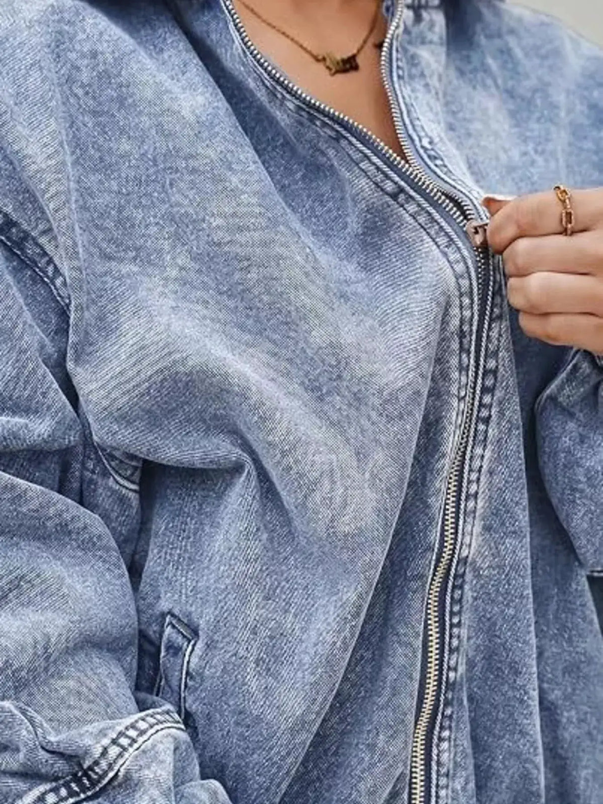 Denim jacket, oversized vintage-washed, front zip-up in light blue denim.