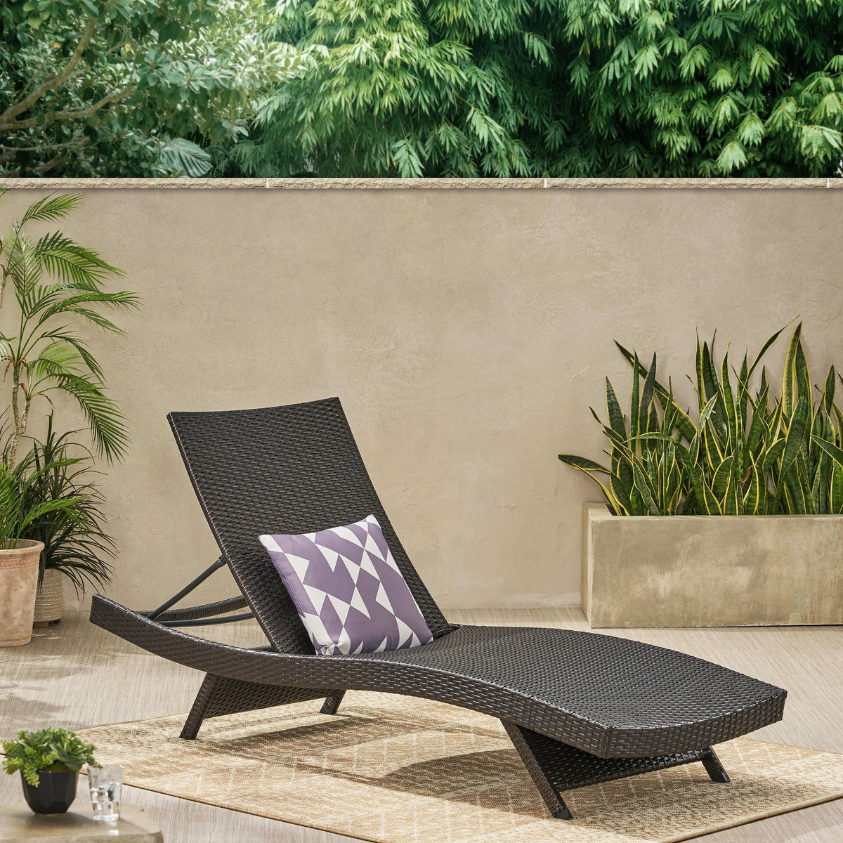 SALEM PE WICKER CHAISE LOUNGE by eprolo