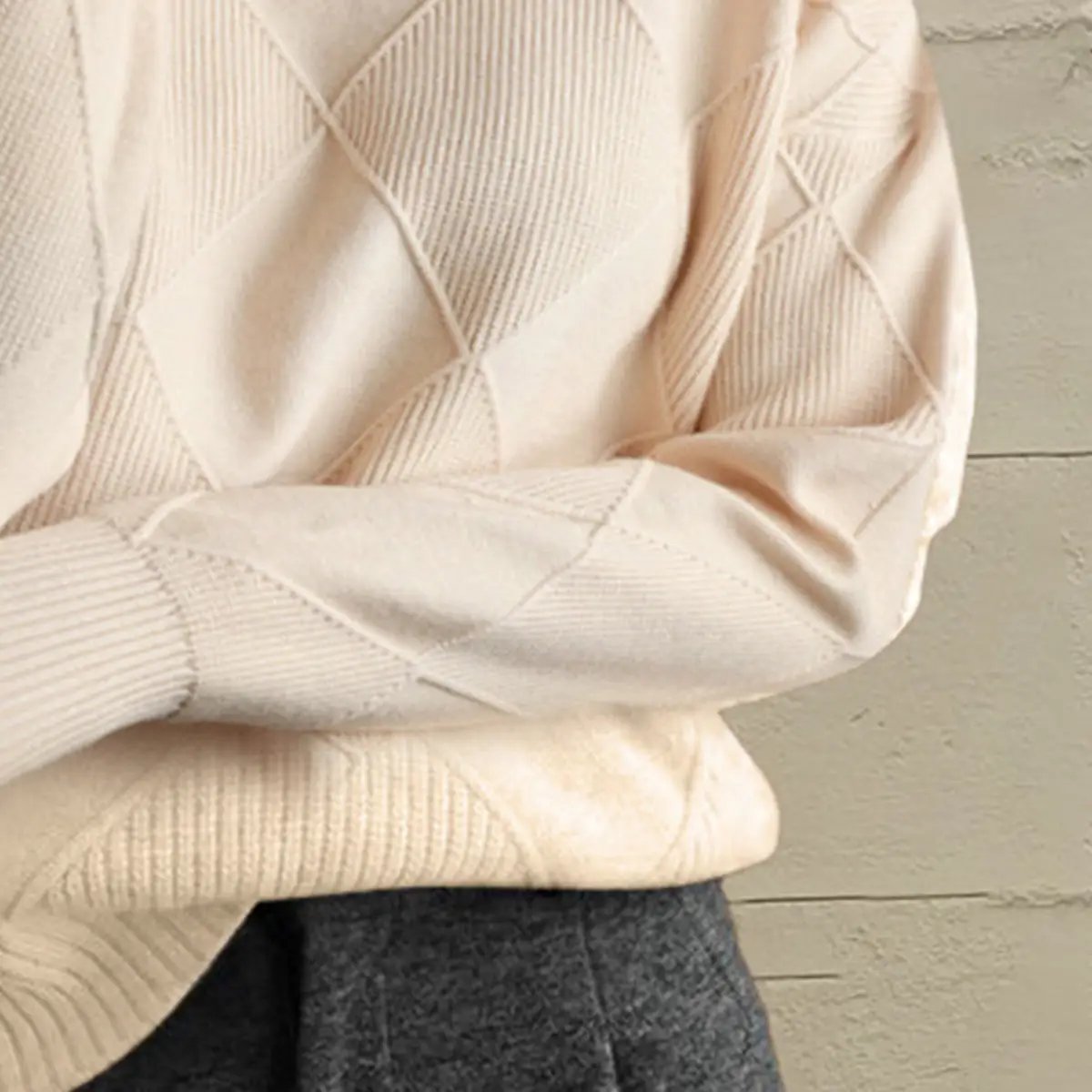 Geometric knit turtleneck sweater in beige, long sleeves, stretch knit