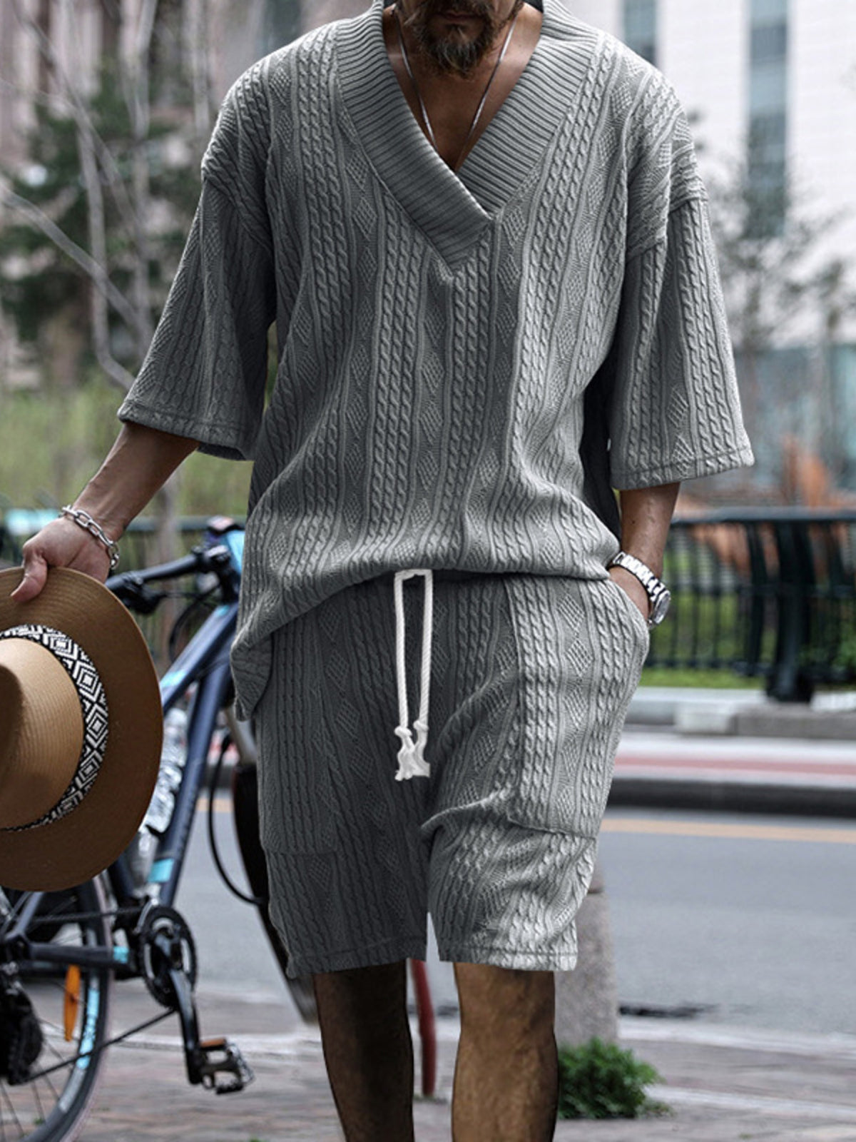 Men's plus-size casual knit V-neck short-sleeve top and shorts set in gray cable-knit pattern