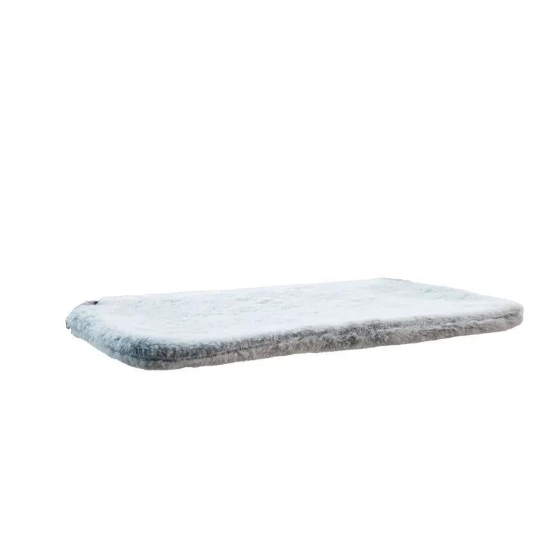 Cat hammock pad Four Seasons plush gray surface; soft rectangular mat for cats, ideal for lounging during naps