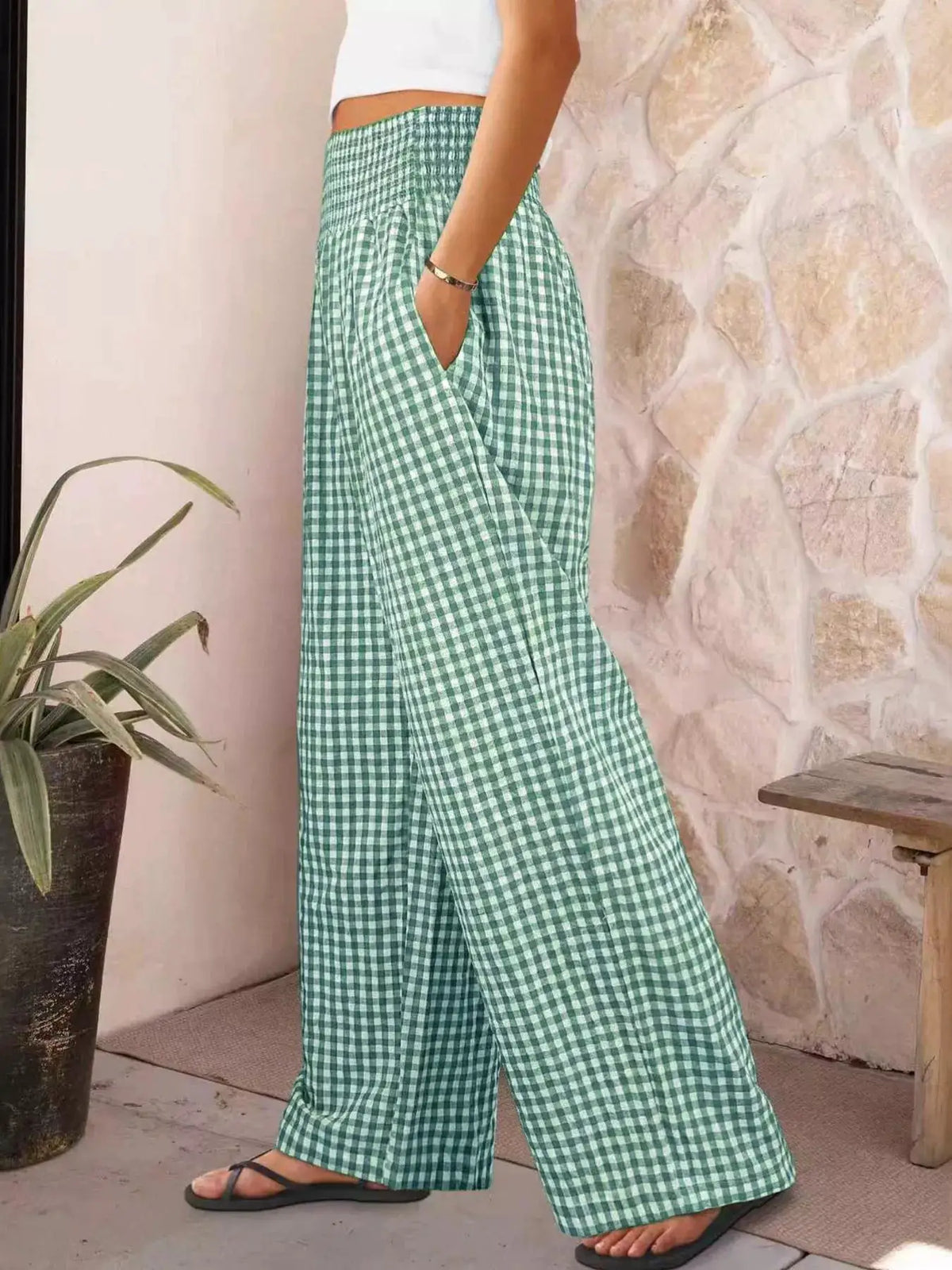 Gingham wide-leg pants in green gingham with side pockets