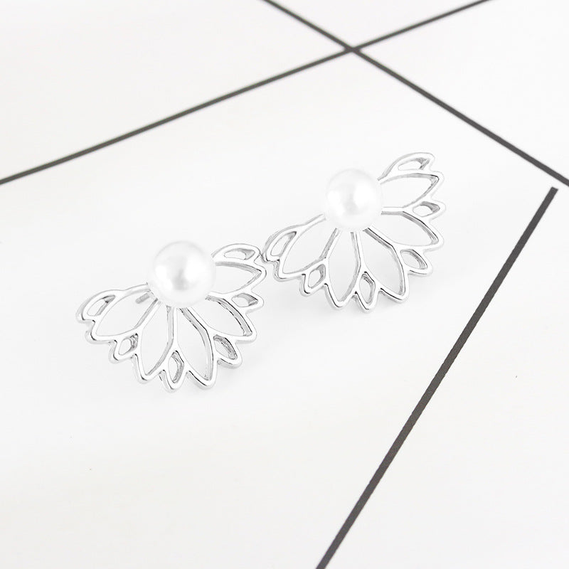 Boucles d'oreilles créatives en forme de lotus ajouré entièrement serties de diamants