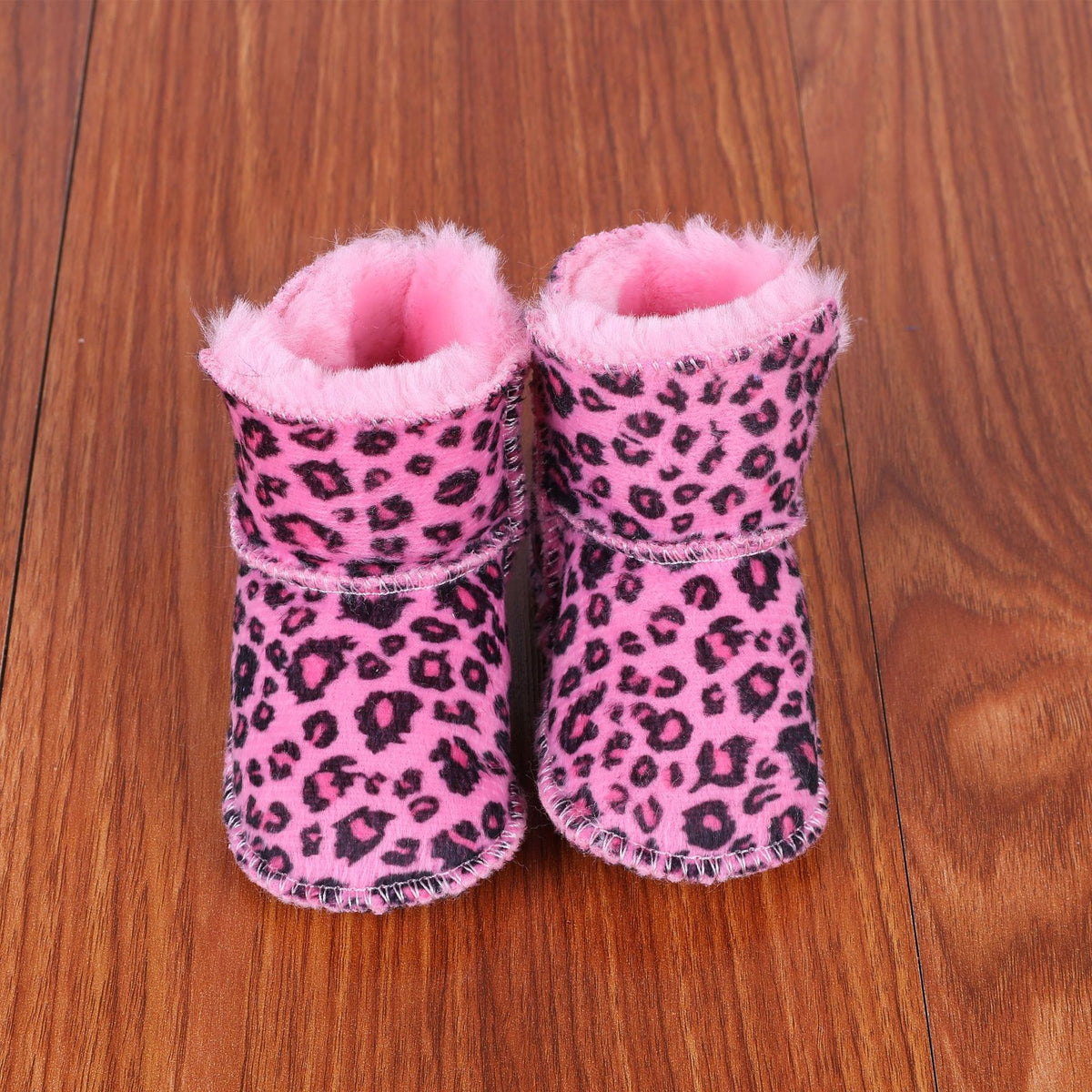 Nouvelles chaussures de bébé antidérapantes à fond souple et fourrure intégrée