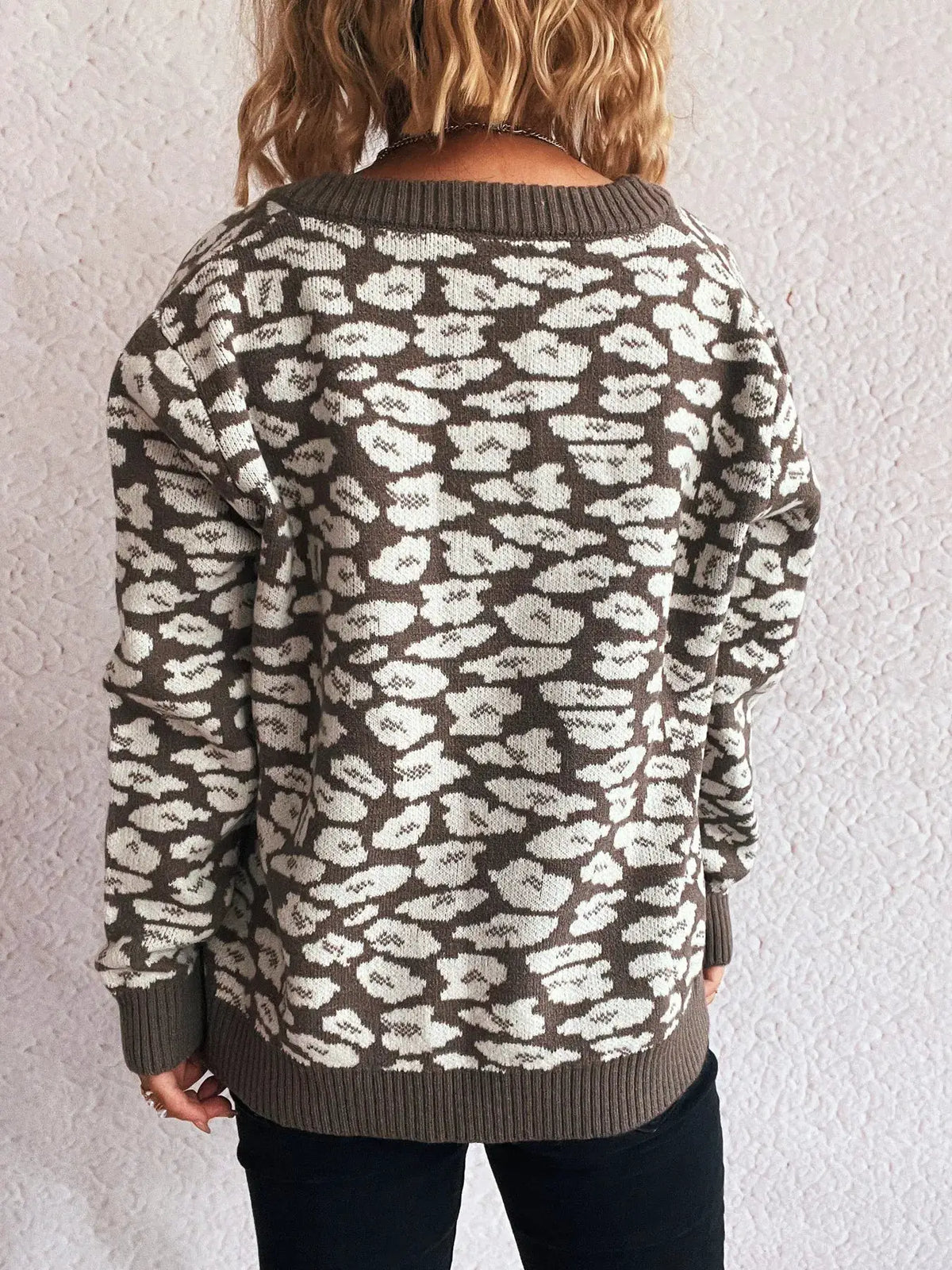 Zip-up long-sleeve cardigan in brown with cream leopard print; ribbed cuffs and hem, Trendsi