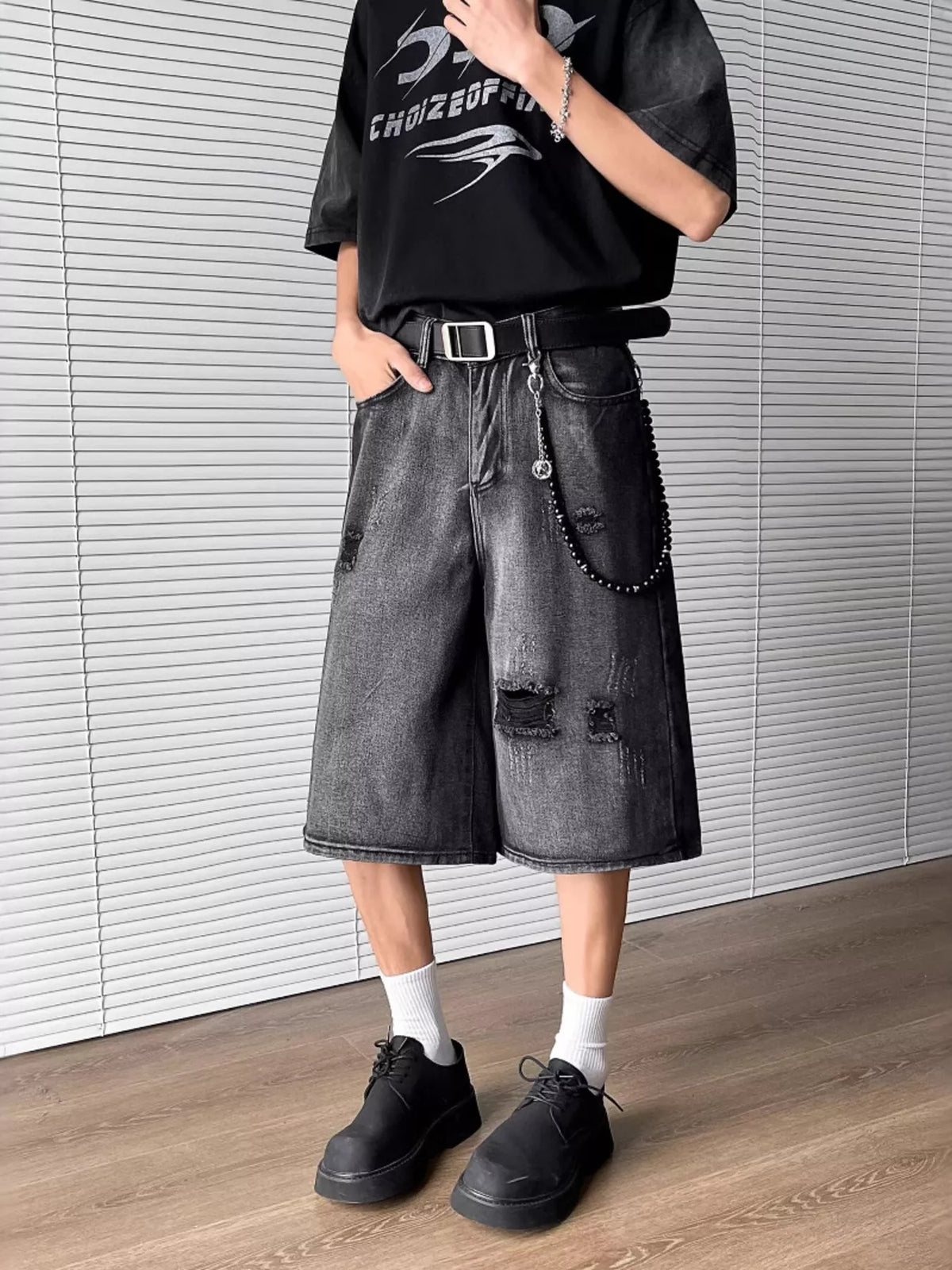 Men's distressed wide-leg denim shorts with drawstring, graywashed denim by Trendsi