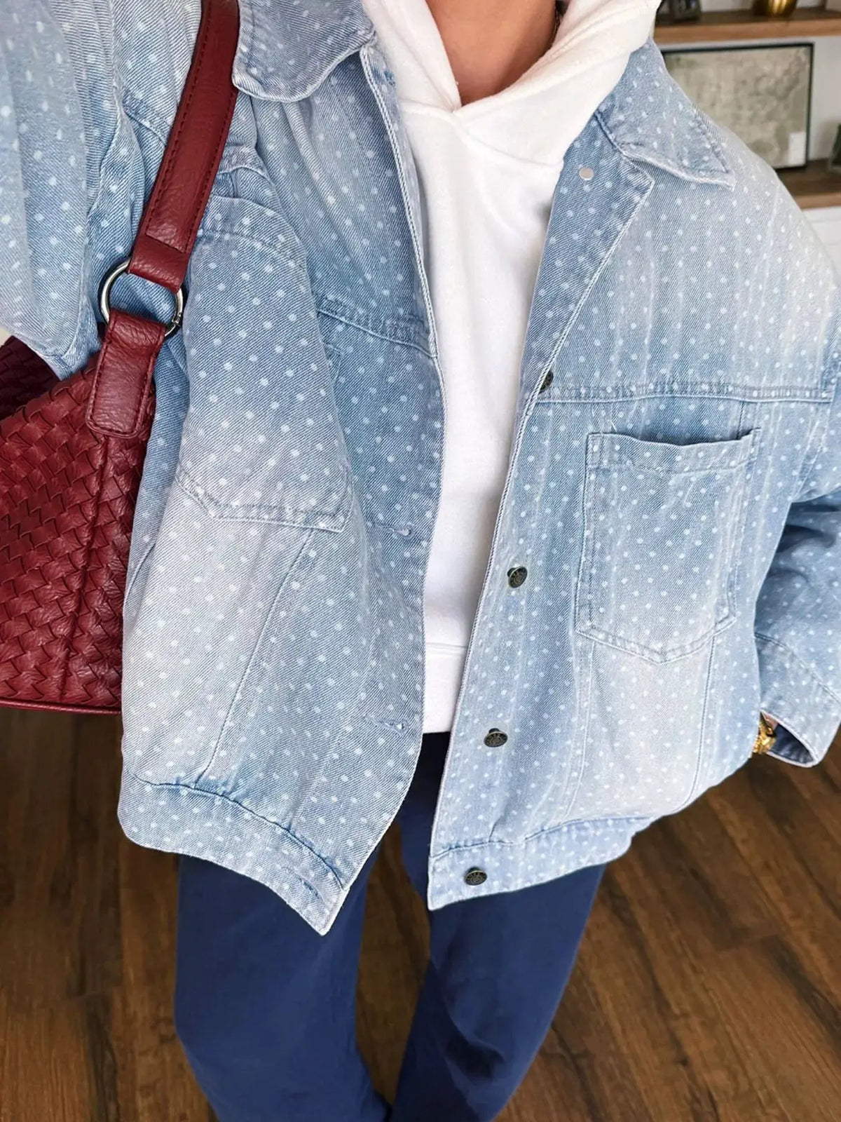 Polka dot long-sleeve denim jacket with chest pockets in light blue chambray, Trendsi