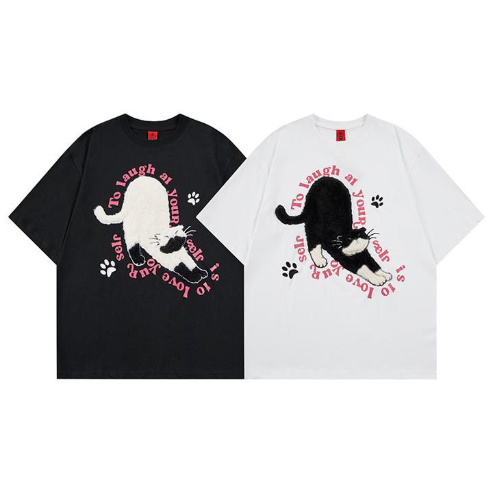 Bending over cat plush short sleeved shirt
