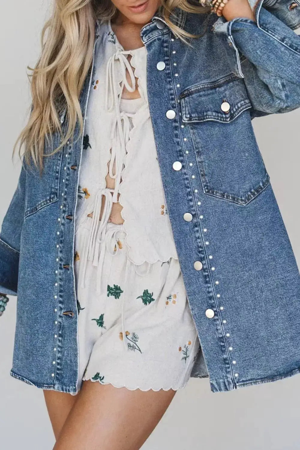 Western Style Rivet Studded Denim Jacket, light-wash blue, long-sleeve, regular fit