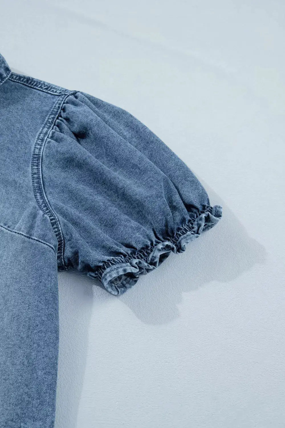 Girls frilled short-sleeve denim shirt with snap buttons, lightweight blue denim