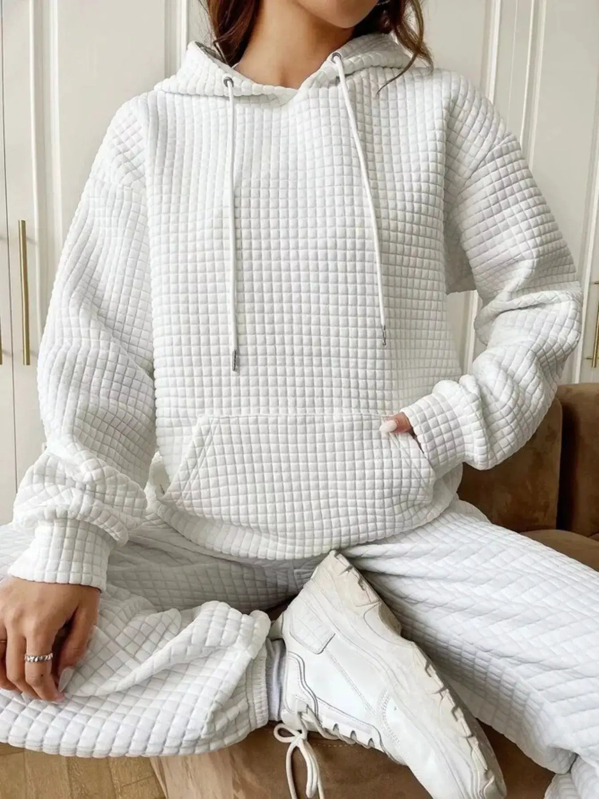 Hoodie with a textured quilted pattern, kangaroo pocket, plus-size, light gray