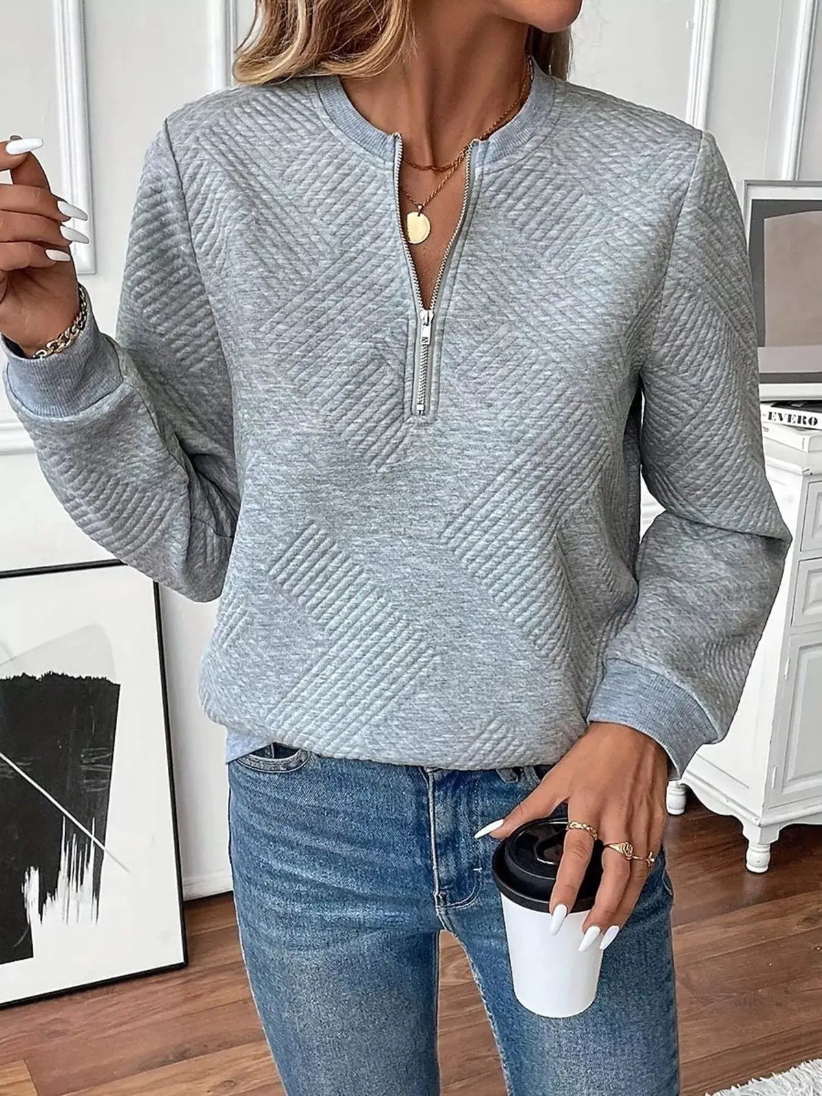 Textured quarter-zip sweatshirt in light grey heather by Trendsi