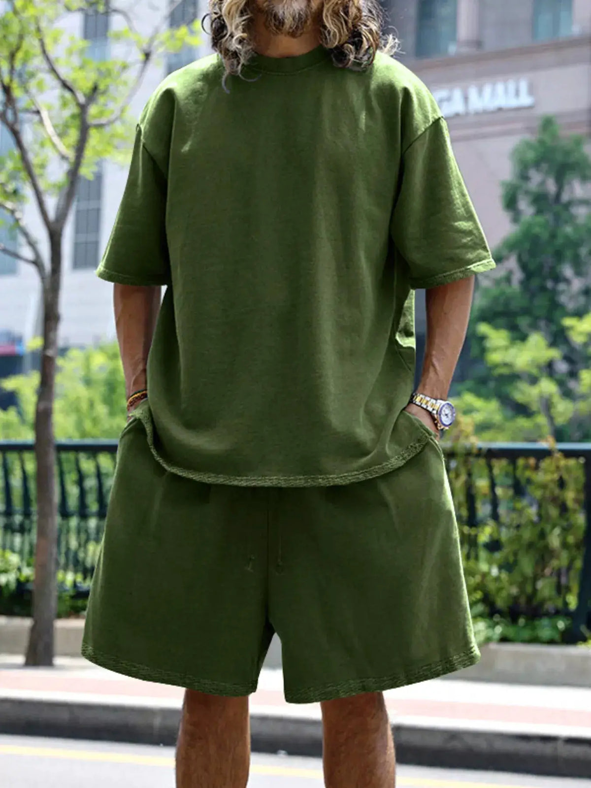 Men's full-size olive green relaxed-fit T-shirt and shorts set with pockets, Trendsi