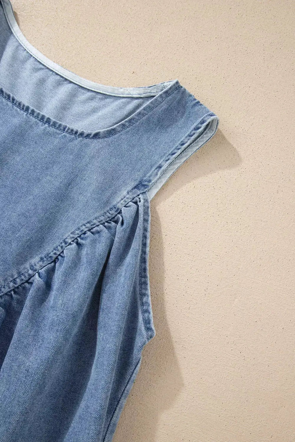 Women’s denim pleated patchwork ruffle sleeveless summer top, light-wash blue, Trendsi