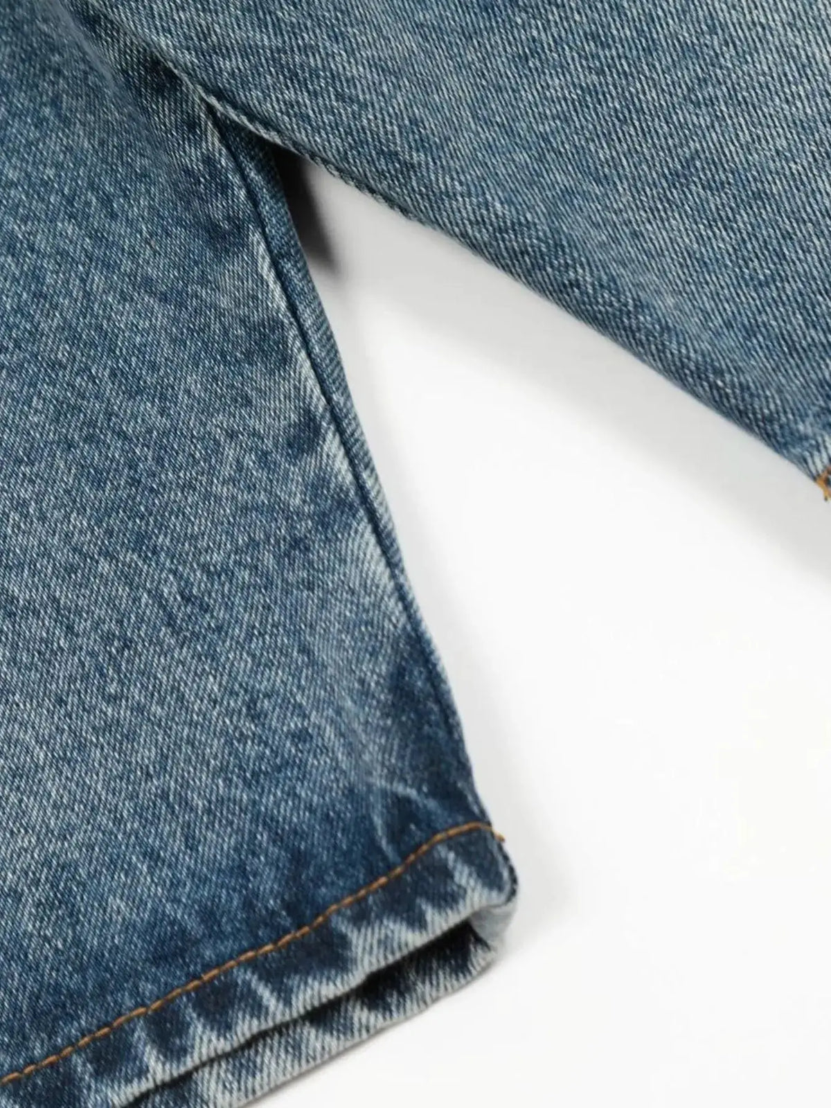 Men's washed blue denim shorts with cotton stretch, relaxed fit