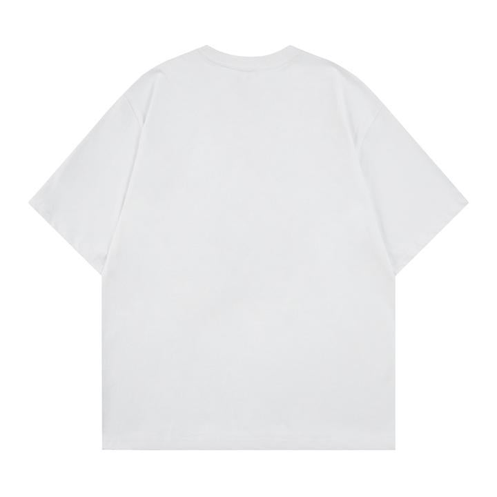 Camiseta de manga corta bordada con parche de mariposa
