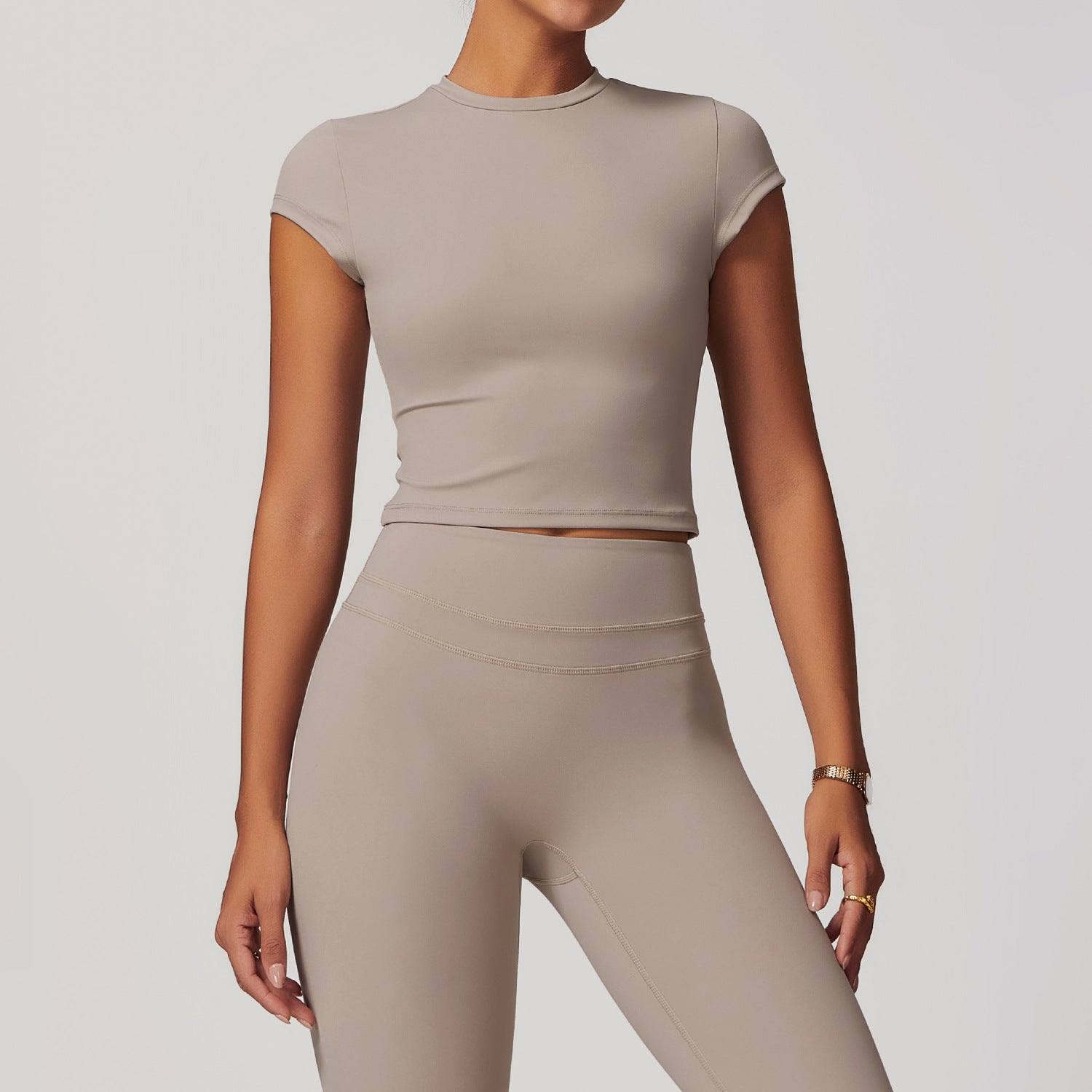 Ropa de yoga europea y americana para hacer ejercicio, camiseta de yoga de manga corta ajustada con espalda cepillada para mujer