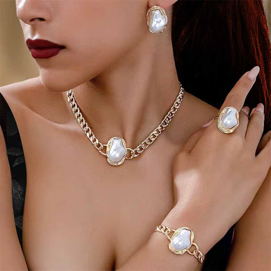 Collier Vintage Tendance en Perles Formes en Soldes
