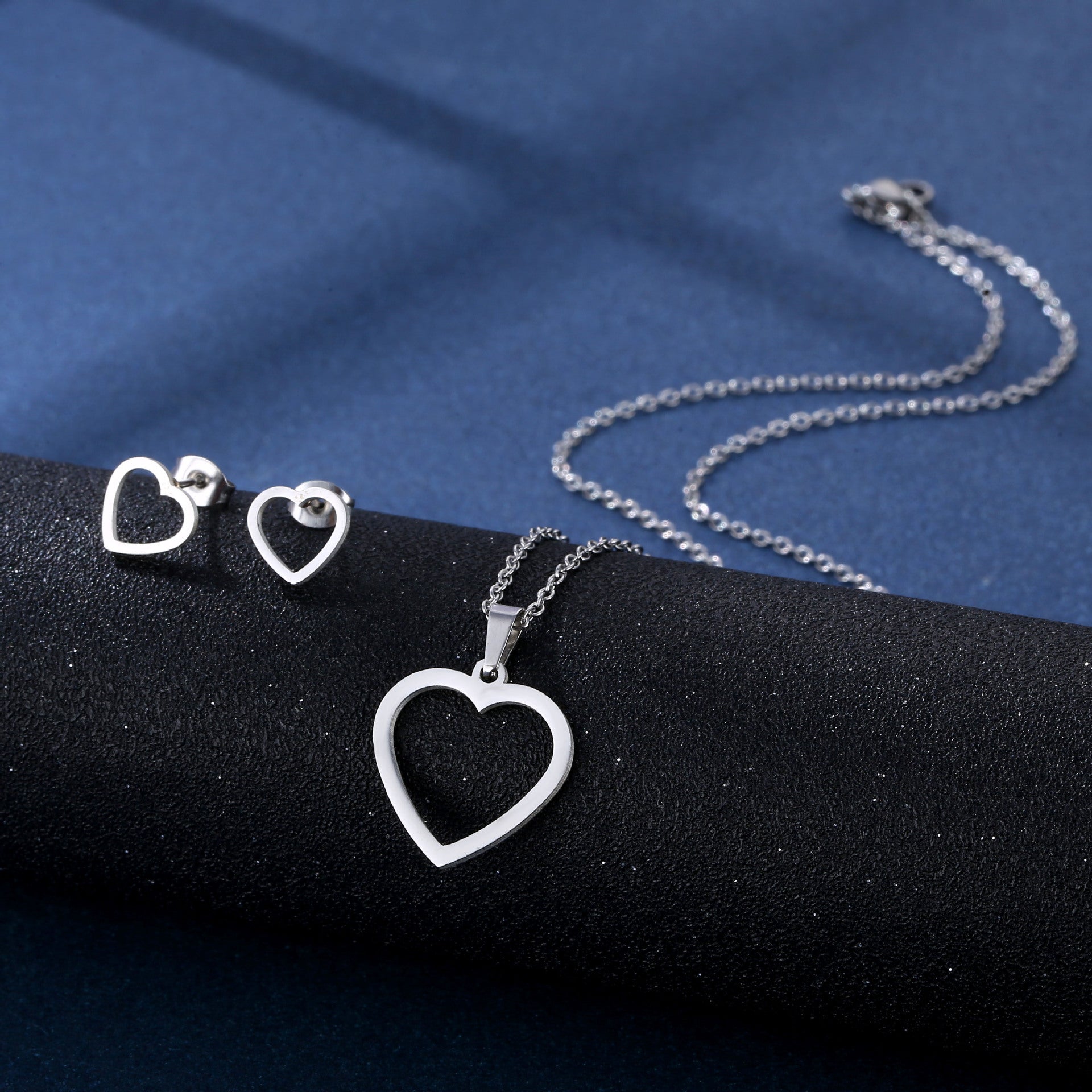 Ensemble Collier et Puces d'Oreilles en Acier Inoxydable