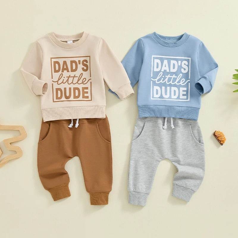 Traje de sudadera con capucha y letras estampadas para niños