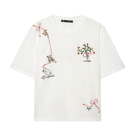 Casual and versatile embroidered flower T-shirt
