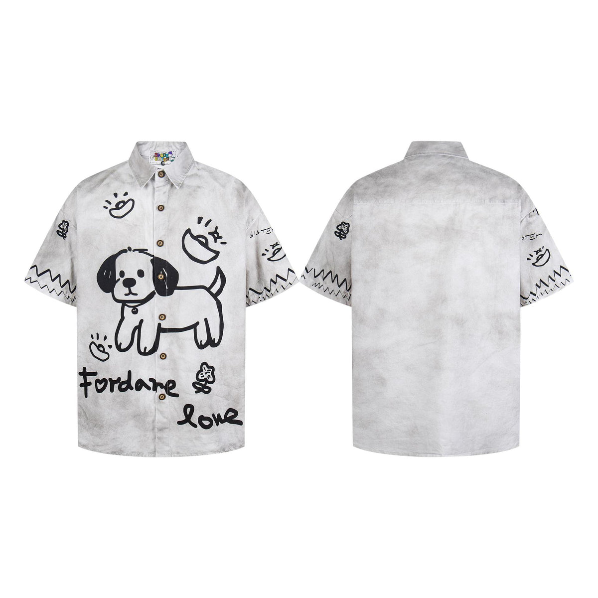 Perrito grafitero ensuciando camiseta vieja