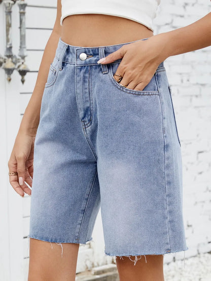 Shorts vaqueros con bajo sin rematar lavados
