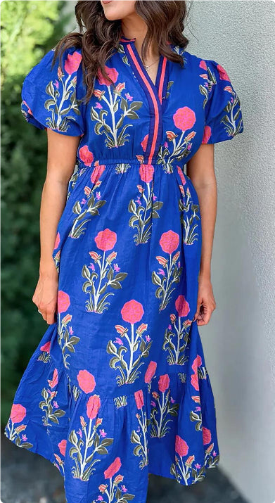 Robe courte à manches bouffantes et col en V, taille haute, bleu ciel.