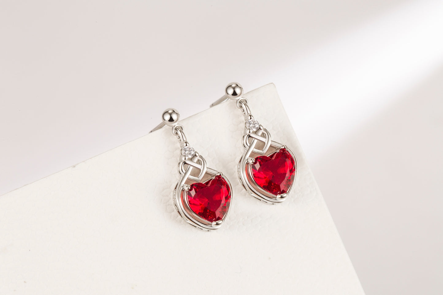Parure de bijoux en rubis en forme de cœur