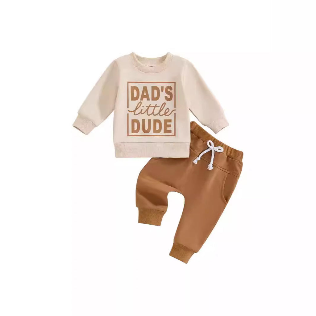 Traje de sudadera con capucha y letras estampadas para niños