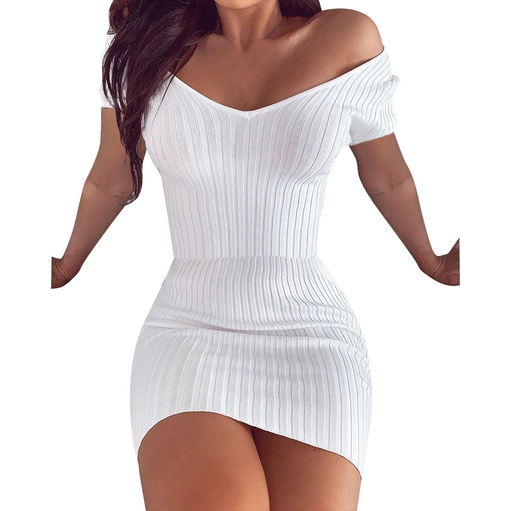 Robe ajustée unie à col en V