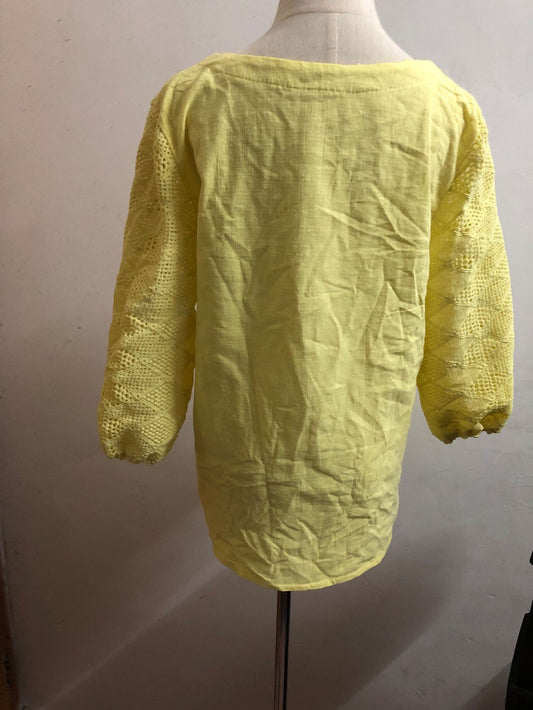 Camiseta con cuello en U de encaje y manga 3/4