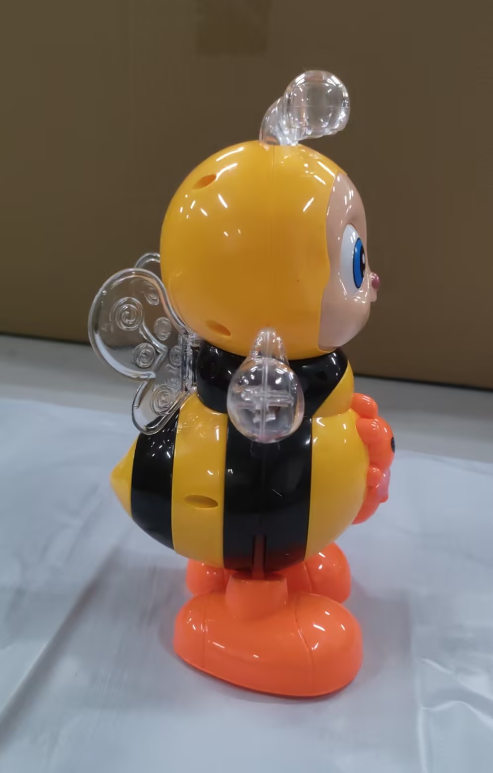 Swing Cartoon Bee Electric Lamplight Music Toy