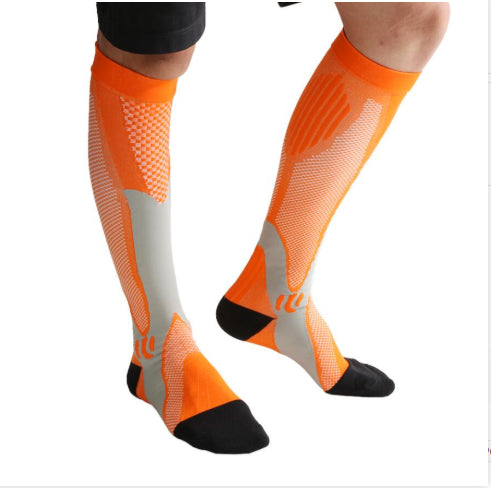 Calcetines de compresión para hombre y mujer. El mejor ajuste atlético gradual para correr, viajar en avión, aumentar la resistencia, la circulación y la recuperación.