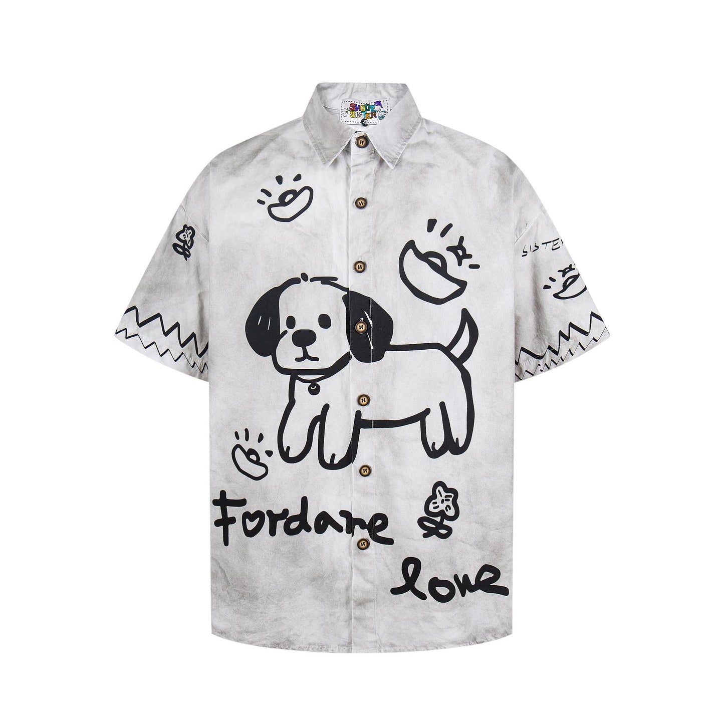 Perrito grafitero ensuciando camiseta vieja