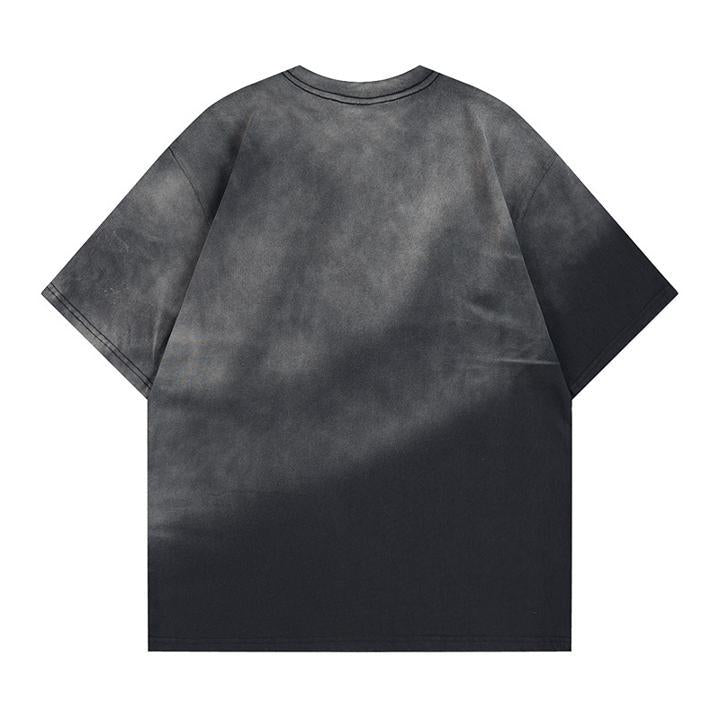 Camiseta de manga corta con estampado de letras en caliente y teñido en aerosol
