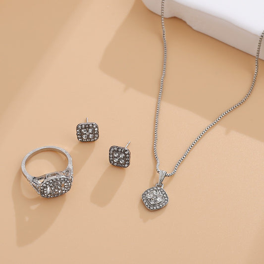 Anillo de compromiso, pendientes de tuerca, collar, juego de boda de tres piezas