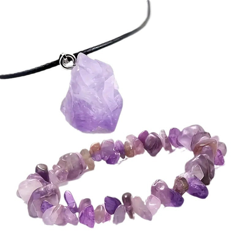 Collier en pierre brute irrégulière de bourgeon de cristal d'améthyste en pierre naturelle