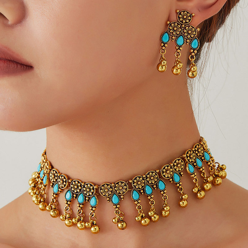 Parure collier et boucles d'oreilles vintage en or avec pierres précieuses