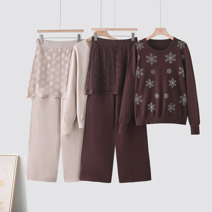 Elevate your everyday style with this sophisticated two-piece knit set.