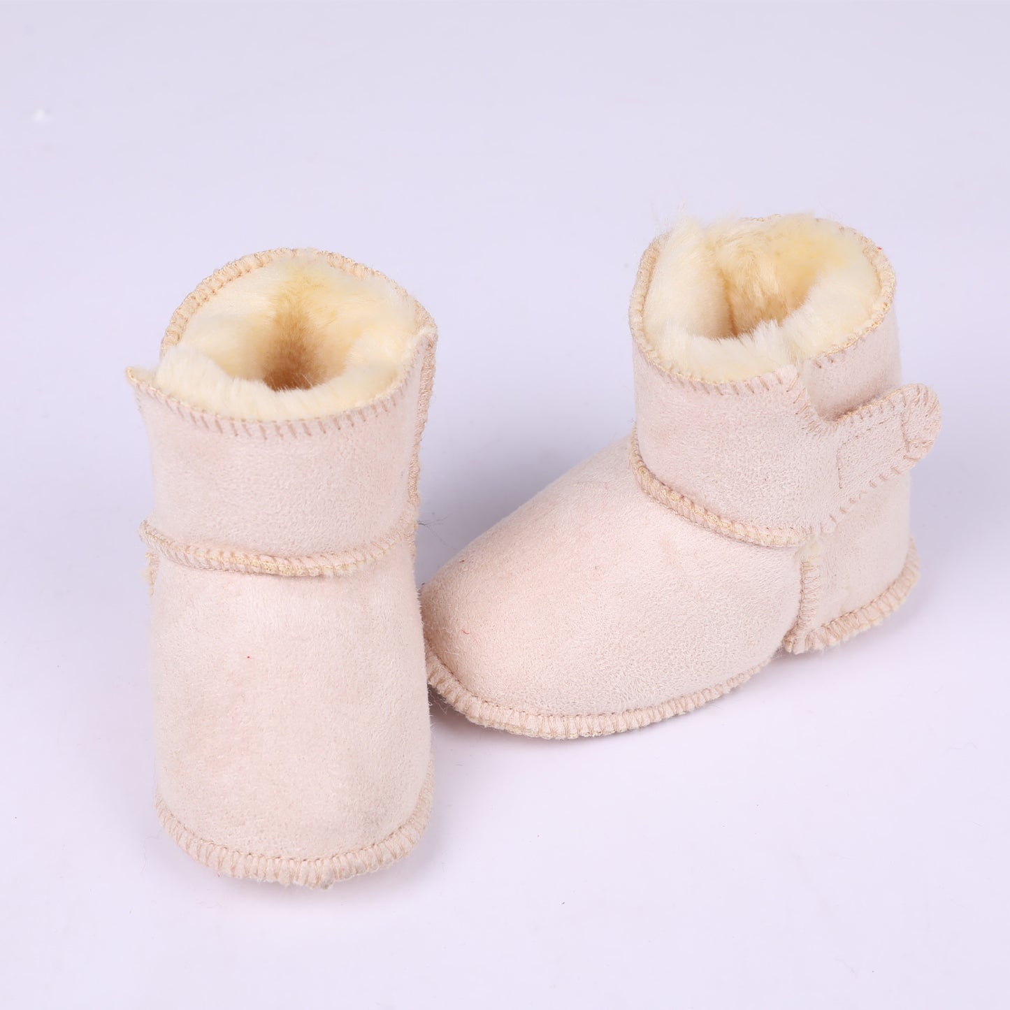 Nouvelles chaussures de bébé antidérapantes à fond souple et fourrure intégrée
