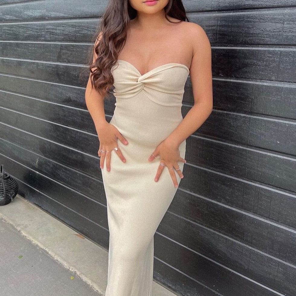 Vestido de mujer de moda de lana tejida con hombros descubiertos cruzados