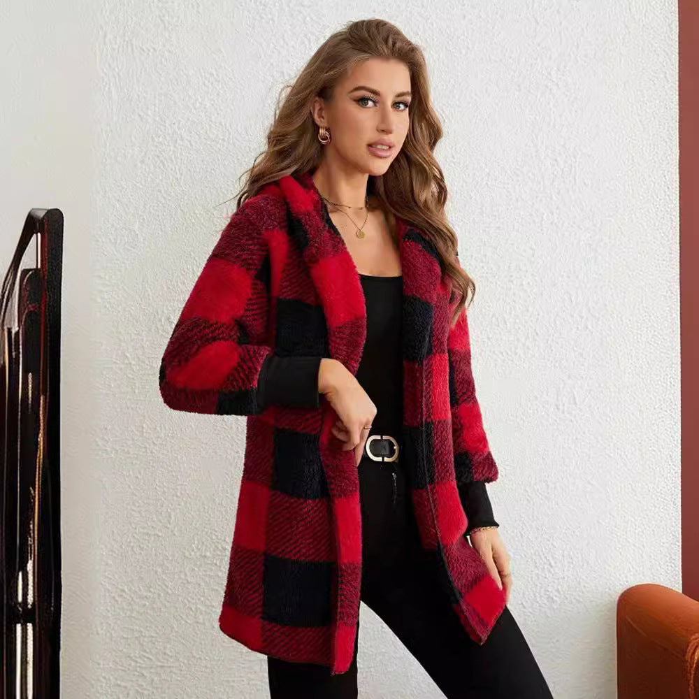 Cardigan long en maille à carreaux et coutures contrastées