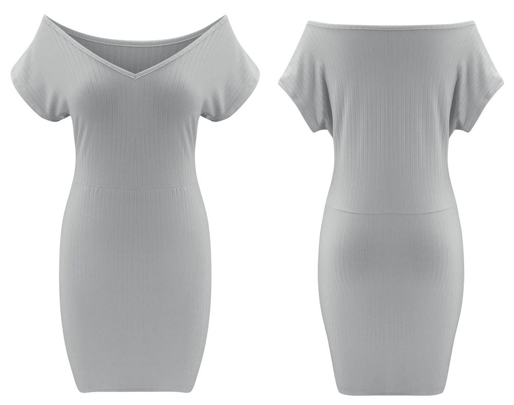 Robe ajustée unie à col en V