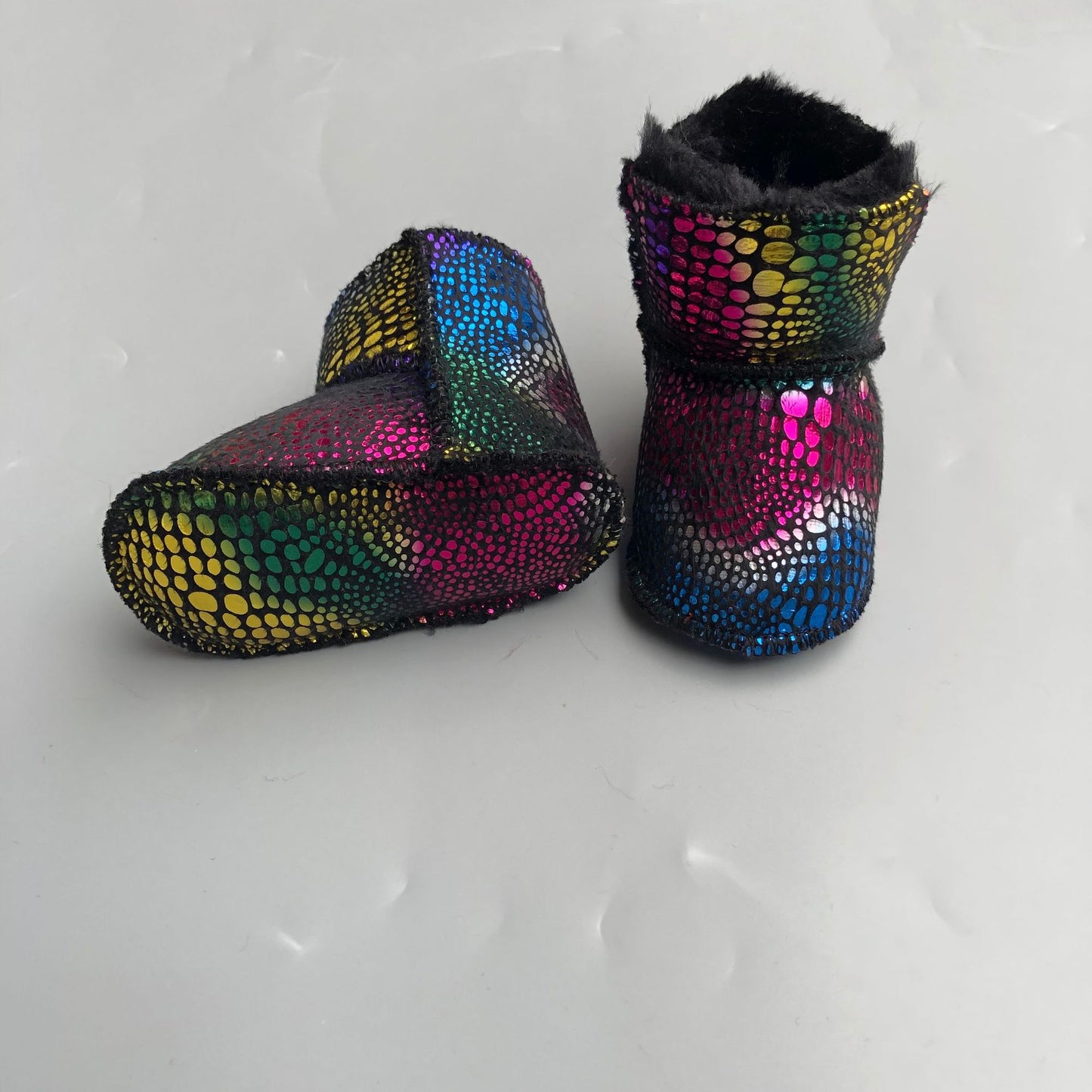 Nouvelles chaussures de bébé antidérapantes à fond souple et fourrure intégrée
